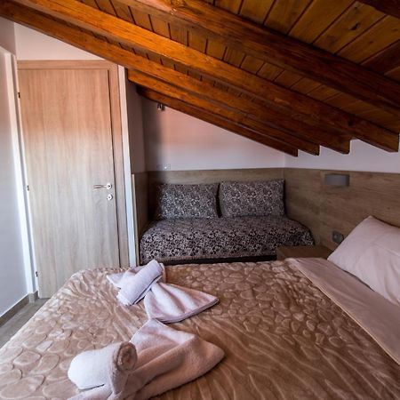 Apartamento Golden Attic Nea Roda Exterior foto
