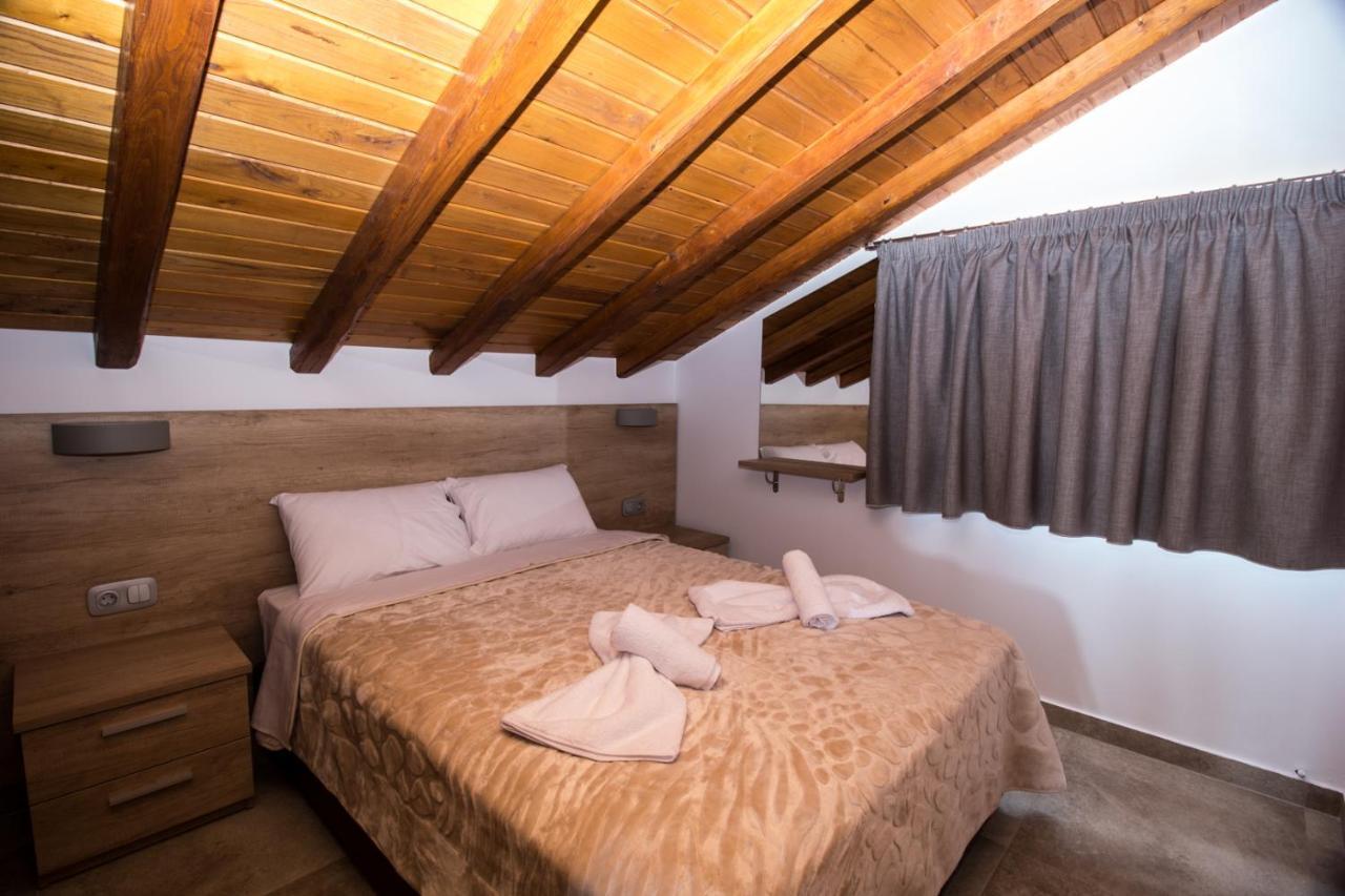 Apartamento Golden Attic Nea Roda Exterior foto